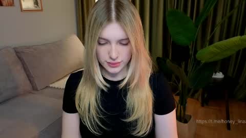 Snapshot of honey_kors chatting on April 20, 3:48 pm Lina online show from April 20, 3:48 pm