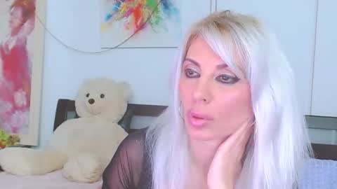 honey_lara online show from April 3, 8:51 pm