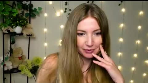 Lily online show from July 10, 7:34 am