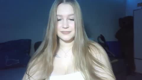 Snapshot of honey_lolaaa chatting on October 16, 12:28 pm honey_lolaaa online show from October 16, 12:28 pm