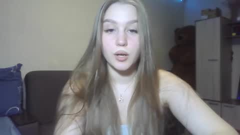 Snapshot of honey_lolaaa chatting on October 20, 2:06 pm honey_lolaaa online show from October 20, 2:06 pm