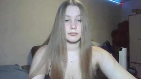 Snapshot of honey_lolaaa chatting on October 27, 11:47 am honey_lolaaa online show from October 27, 11:47 am