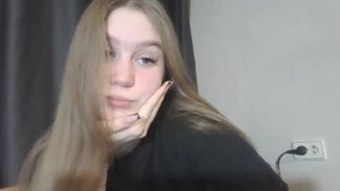 Snapshot of honey_lolaaa chatting on November 28, 4:20 pm honey_lolaaa online show from November 28, 4:20 pm