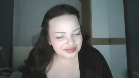 honey_miracle online show from June 18, 4:57 am
