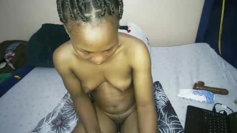 honey_nubia0 online show from May 13, 7:11 pm
