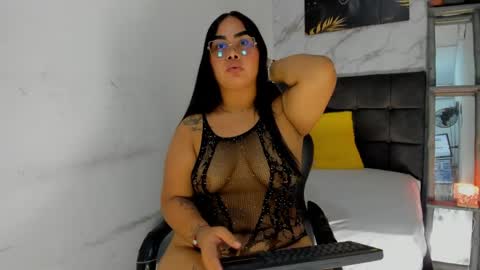 Miel and flor online show from June 5, 12:22 pm
