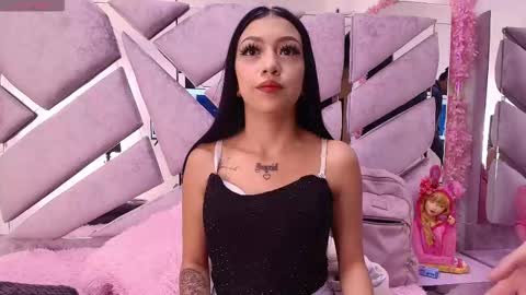 Snapshot of honey_rules chatting on February 26, 12:59 pm Him Im online show from February 26, 12:59 pm