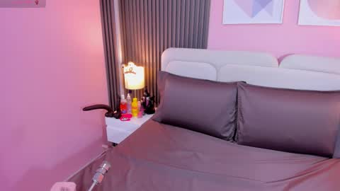 Snapshot of honey_sofii_ chatting on October 14, 11:33 am honey_sofii_ online show from October 14, 11:33 am