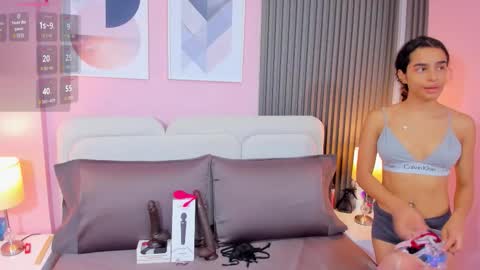 Snapshot of honey_sofii_ chatting on November 11, 11:32 am honey_sofii_ online show from November 11, 11:32 am