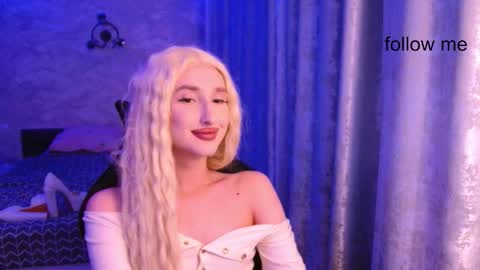 honey_sunset online show from October 26, 9:10 pm