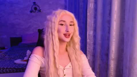 honey_sunset online show from December 4, 11:02 pm