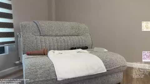 Snapshot of honey_sunshine chatting on May 30, 8:33 am Jenyanew vid how I squirt in forest in bio online show from May 30, 8:33 am