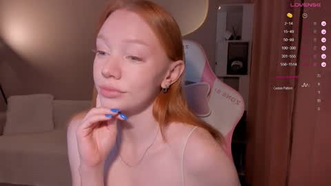 Snapshot of honeyautumn chatting on November 24, 9:25 pm honeyautumn online show from November 24, 9:25 pm