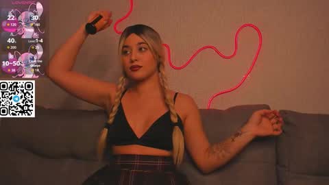 Snapshot of honeybae01 chatting on October 30, 9:04 pm Mary online show from October 30, 9:04 pm