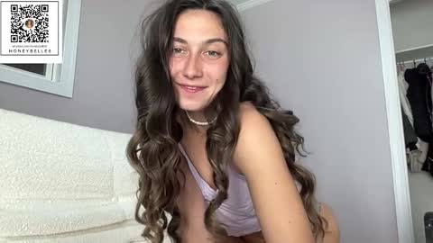 Snapshot of honeybelle8 chatting on March 21, 11:15 am belle brunette online show from March 21, 11:15 am