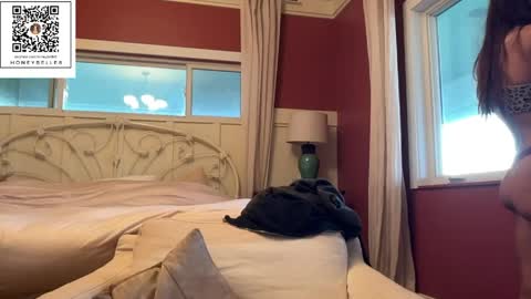 belle brunette online show from June 4, 4:02 pm