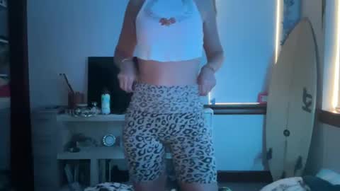 honeybun_z online show from October 6, 10:51 pm