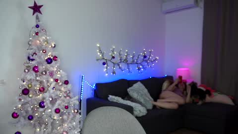 HoneyCarrol online show from December 8, 10:25 pm