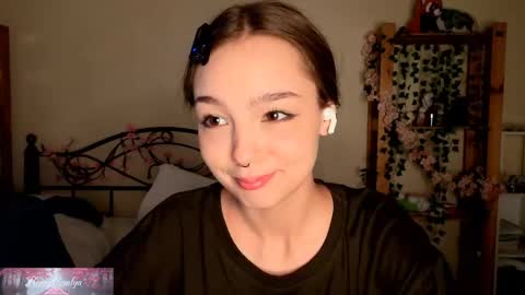 Snapshot of honeycomfya chatting on June 7, 2:32 pm Masha online show from June 7, 2:32 pm