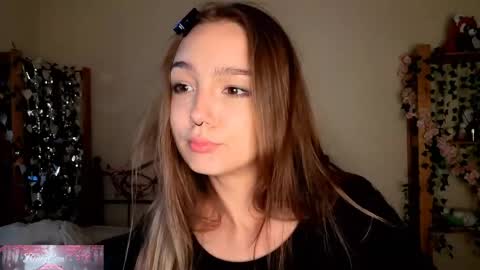 Snapshot of honeycomfya chatting on June 9, 2:17 pm Masha online show from June 9, 2:17 pm