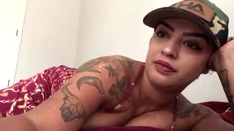 honeycutt1993 online show from January 14, 3:39 pm