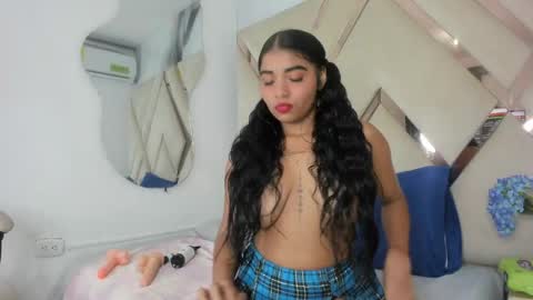 honeyht online show from April 18, 7:07 pm