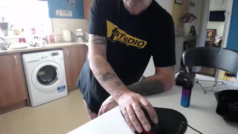 Snapshot of honeymaster290 chatting on November 17, 10:21 am honeymaster290 online show from November 17, 10:21 am