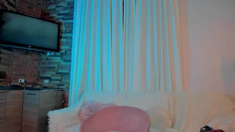 Snapshot of honeymoann chatting on June 6, 6:51 am Alexia online show from June 6, 6:51 am
