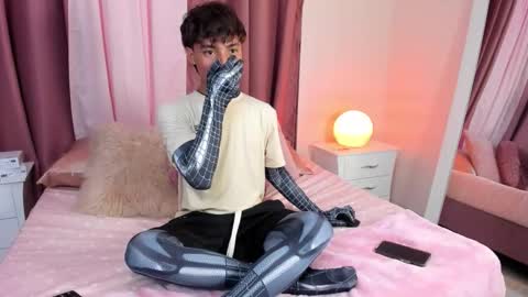 honeymoon_sariel online show from October 31, 7:59 pm