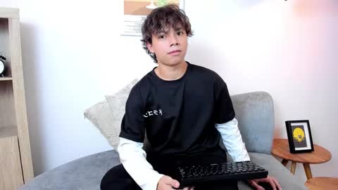 honeymoon_sariel online show from January 8, 8:22 pm