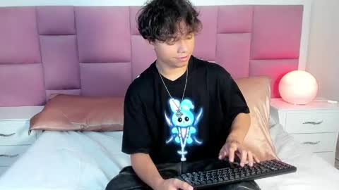 honeymoon_sariel online show from May 11, 2:01 pm