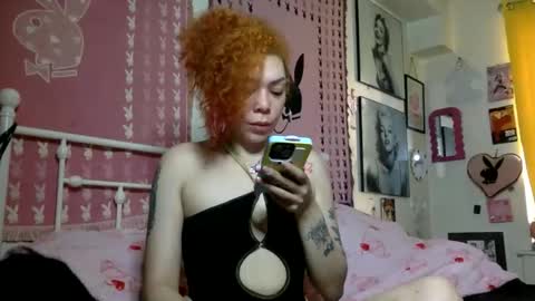 Snapshot of honeyruby chatting on April 27, 1:20 pm Ruby Sparks online show from April 27, 1:20 pm