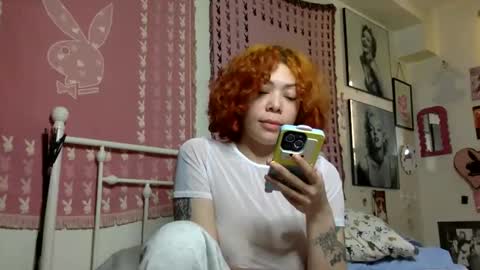 Snapshot of honeyruby chatting on May 1, 2:43 pm Ruby Sparks online show from May 1, 2:43 pm