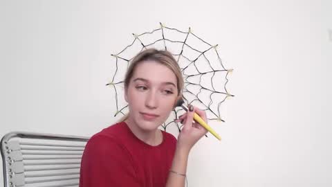 honeyveil online show from October 27, 11:47 am