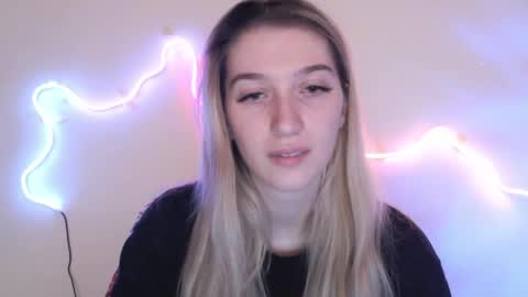 honeyveil online show from April 10, 1:27 pm