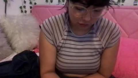 honeyyy89 online show from March 8, 3:05 pm