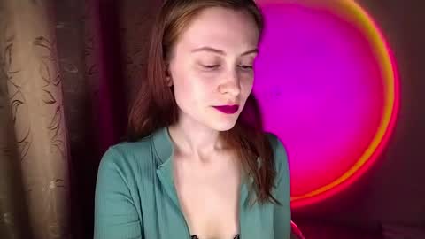 Snapshot of honeyy_bun chatting on May 7, 7:52 pm honeyy_bun online show from May 7, 7:52 pm