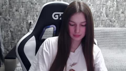 Nancy online show from December 5, 1:28 pm