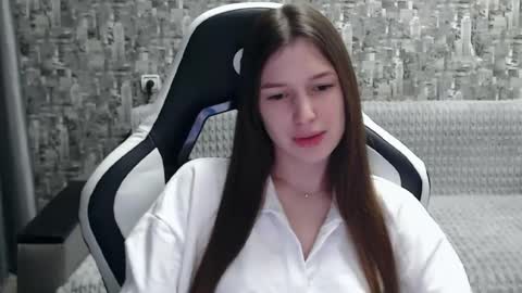 Nancy online show from February 19, 2:12 pm