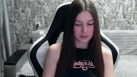 Nancy online show from February 25, 3:49 pm