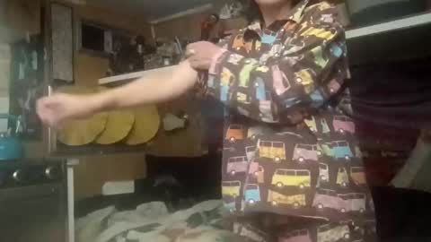 Snapshot of hoodoou chatting on January 10, 2:57 am hoodoou online show from January 10, 2:57 am