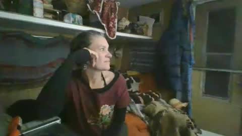 Snapshot of hoodoou chatting on February 11, 2:49 am hoodoou online show from February 11, 2:49 am