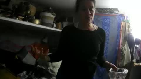 Snapshot of hoodoou chatting on February 13, 2:18 am hoodoou online show from February 13, 2:18 am