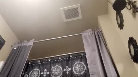 Snapshot of hookdick105799 chatting on March 3, 8:53 am hookdick105799 online show from March 3, 8:53 am