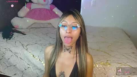 Hoollly Jones online show from October 17, 3:03 pm