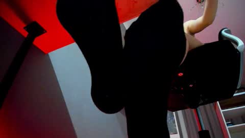 hooot_blonde777 online show from November 22, 11:26 pm