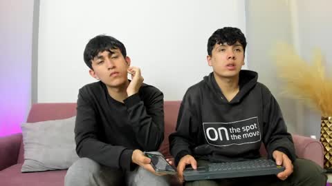 hoot_booys_ online show from April 1, 8:39 pm