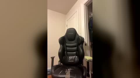 Snapshot of horndogg_93 chatting on March 3, 5:57 am HornDog Fun online show from March 3, 5:57 am