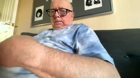 Snapshot of horny_147 chatting on March 19, 10:41 am Cum suck Me off online show from March 19, 10:41 am