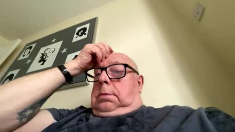 Snapshot of horny_147 chatting on April 1, 10:38 am Cum suck Me off online show from April 1, 10:38 am